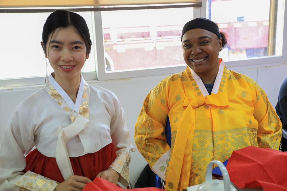 USAG Yongsan-Casey and 210 FAB Soldiers discover rich culture and history in Dongducheon