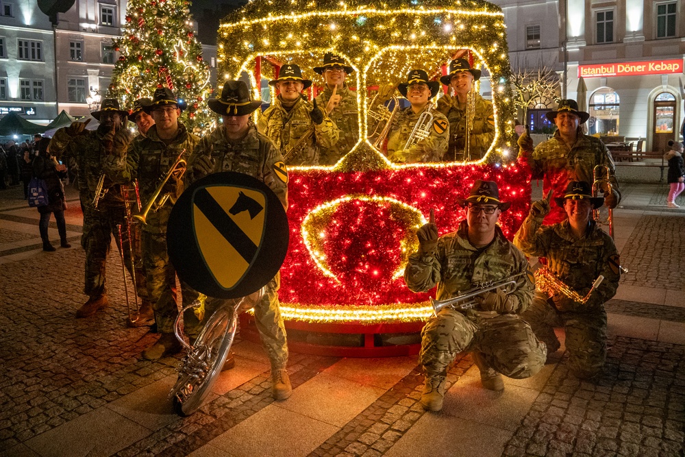 1st Cavalry Division Band Performs Holiday Music in Boleslawiec, Poland