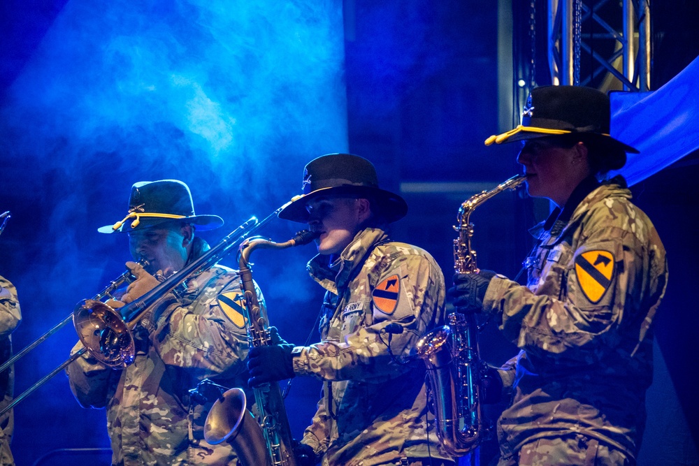 1st Cavalry Division Band Performs Holiday Music in Boleslawiec, Poland