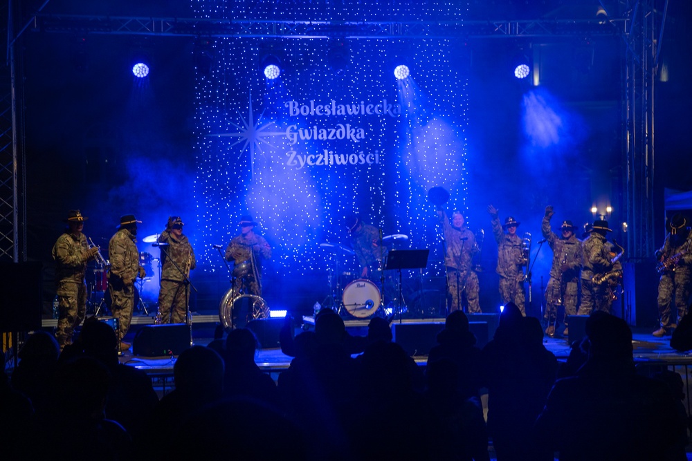 1st Cavalry Division Band Performs Holiday Music in Boleslawiec, Poland