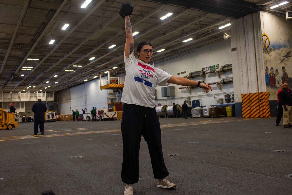 USS Ronald Reagan (CVN 76) hosts a fitness competition