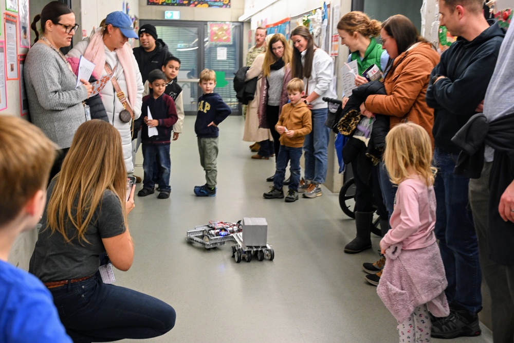 Stuttgart Elementary's STEAM Night connects students with International Space Station