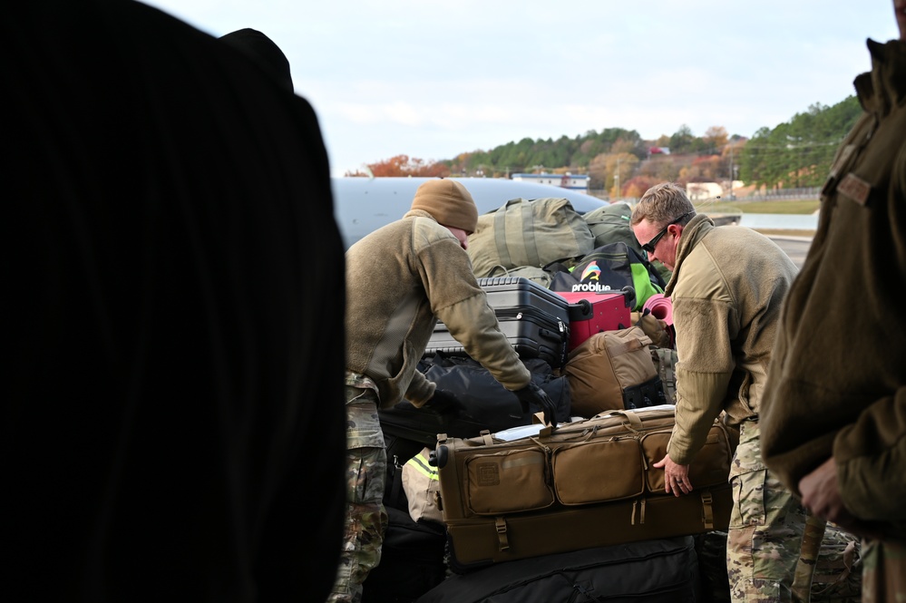 All hands on deck offloading a KC-135R from a recent deployment