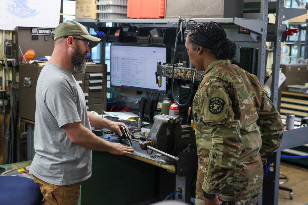 Brig. Gen. Antoinette R. Gant visits the U.S. Army Marksmanship Unit