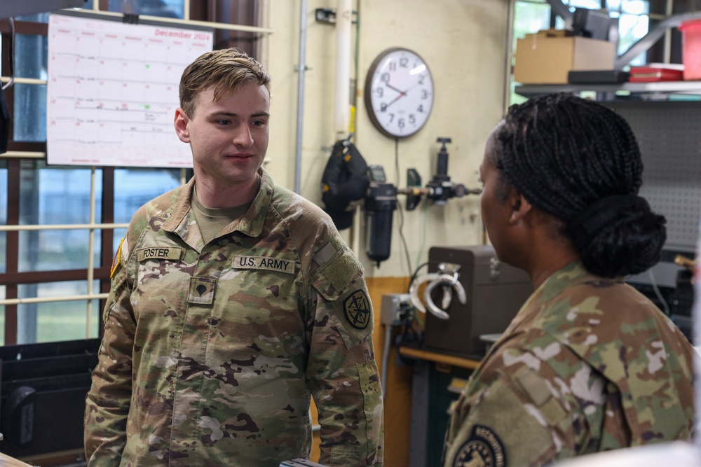 Brig. Gen. Antoinette R. Gant visits the U.S. Army Marksmanship Unit