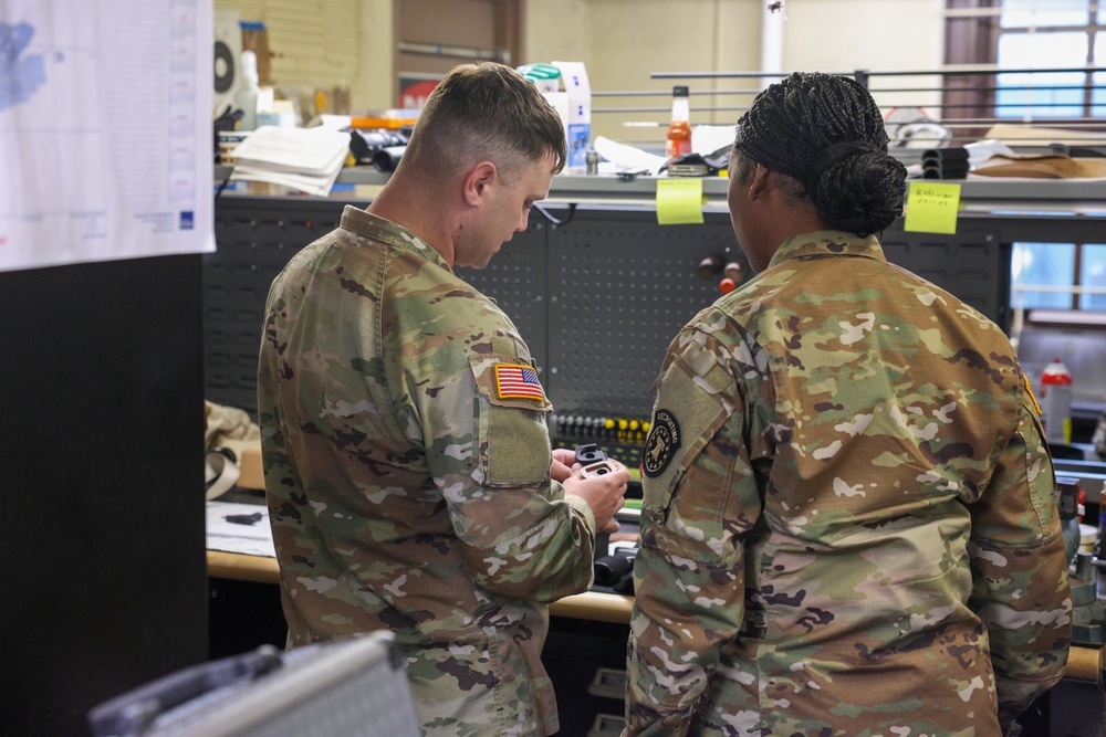 Brig. Gen. Antoinette R. Gant visits the U.S. Army Marksmanship Unit