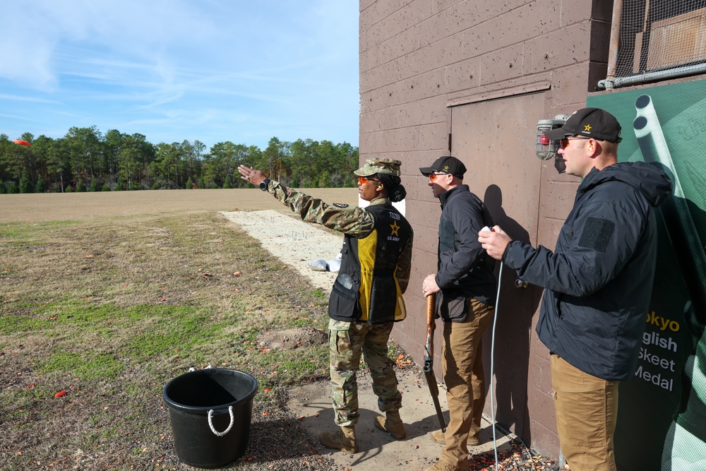 Brig. Gen. Antoinette R. Gant visits the U.S. Army Marksmanship Unit