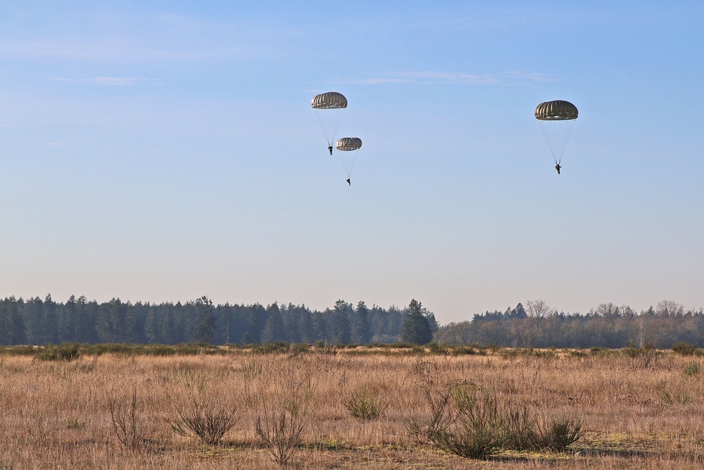 593d Jumps with Joint Special Forces for Menton Day