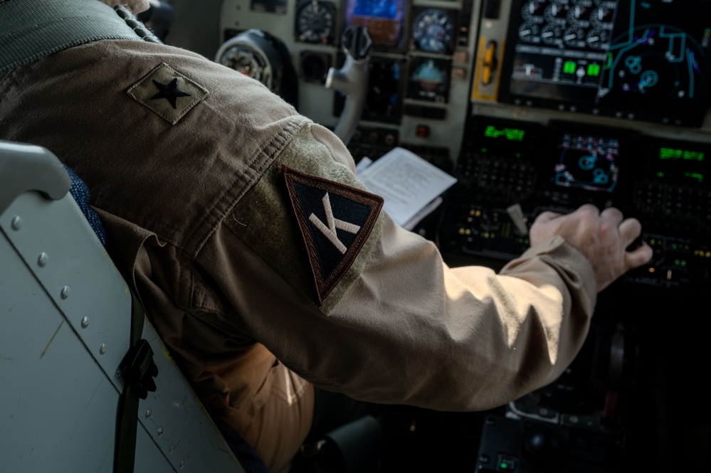 379th AEW commander flies routine refueling mission over USCENTCOM AOR