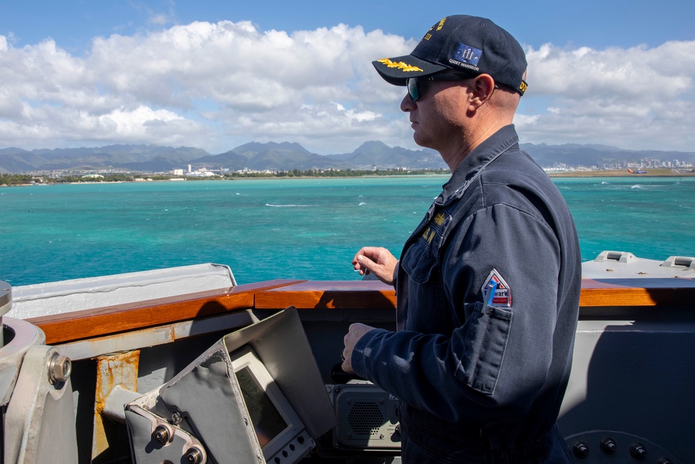 USS Spruance makes port at Joint Base Pearl Harbor-Hickam