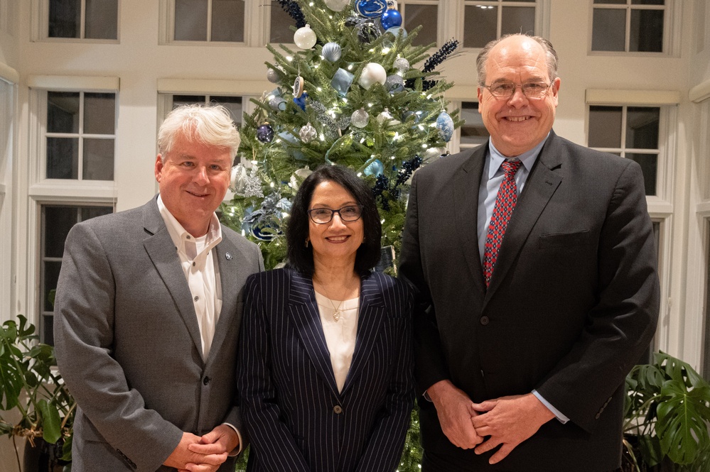 Penn State University President hosts Deputy Director of Naval Intelligence for ARLAB Dinner