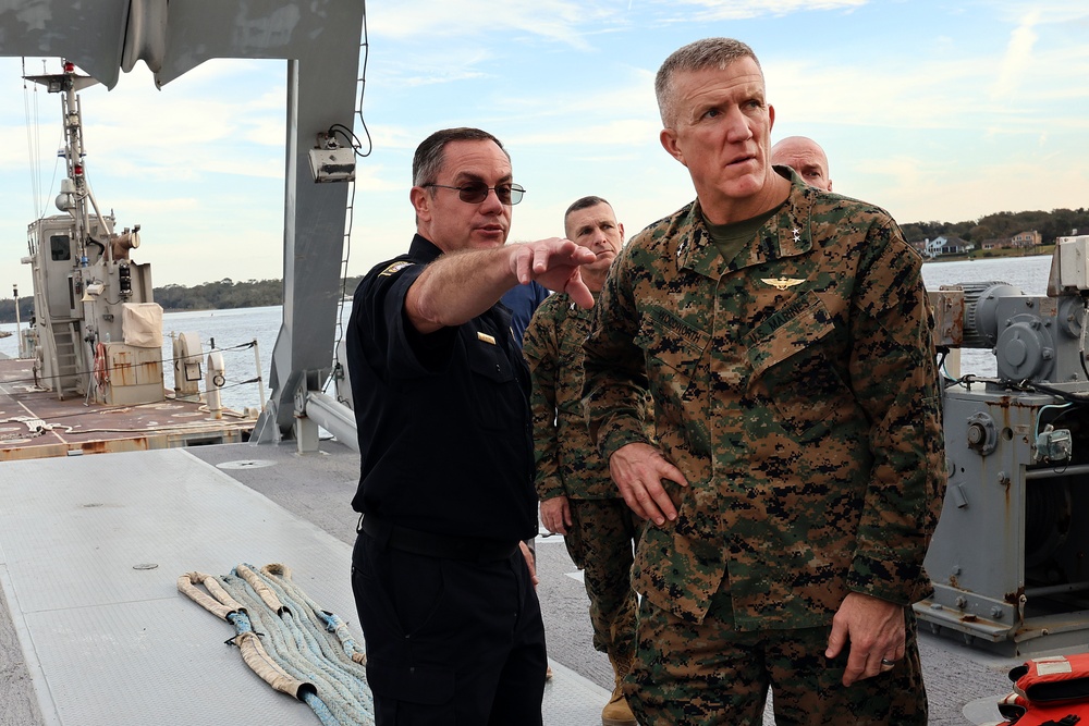 Top Marine Corps Installations General Tours Blount Island Facility