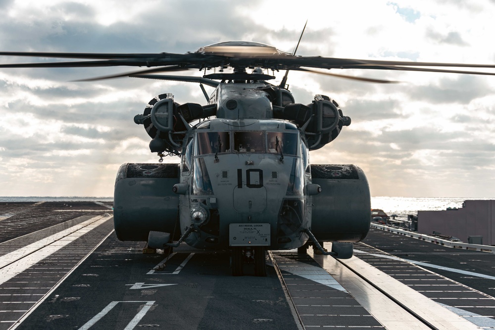 MH-53 Sea Dragons conduct flight operations on USS Gerald R. Ford (CVN 78)