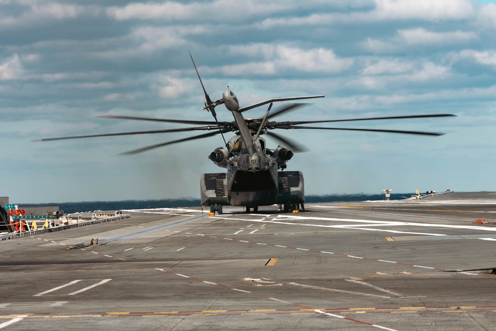 MH-53 Sea Dragons conduct flight operations on USS Gerald R. Ford (CVN 78)