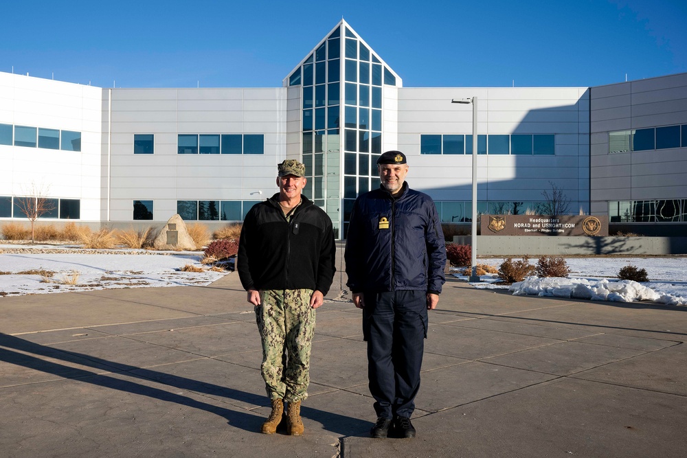 UK Assistant Chief of Defence Staff for Operations and Commitments visits NORAD and USNORTHCOM