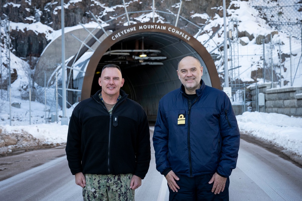 UK Assistant Chief of Defence Staff for Operations and Commitments visits NORAD and USNORTHCOM