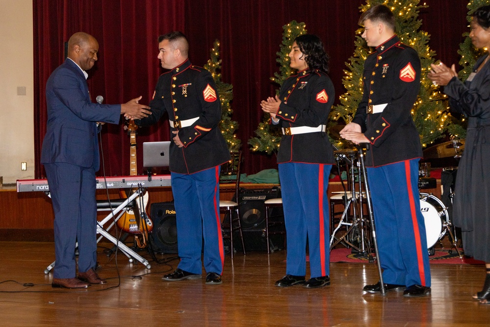 MCI-West Commanding General Hosts Holiday Buffet and Cocktail Reception