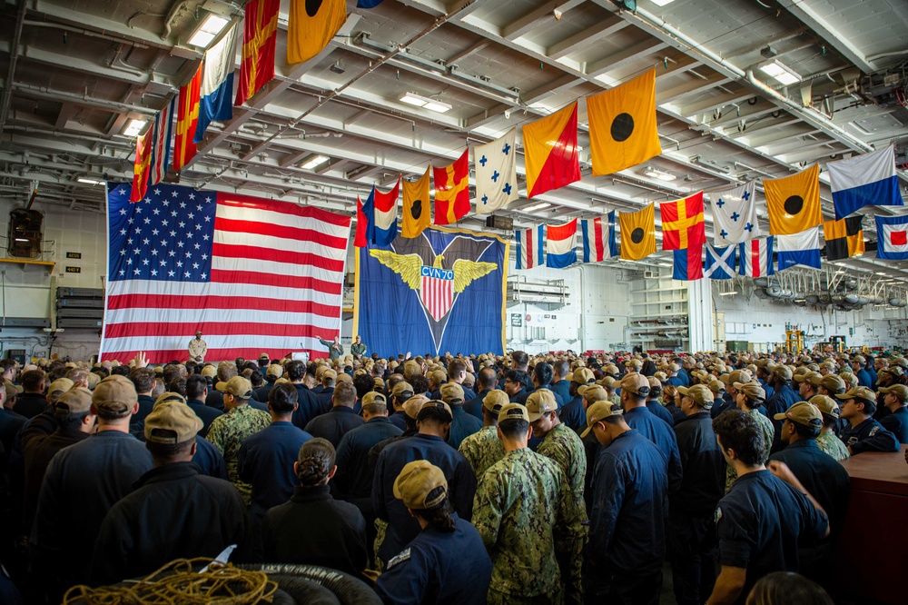 USS Carl Vinson (CVN 70) Visited by Vietnam POW/MIA Hero