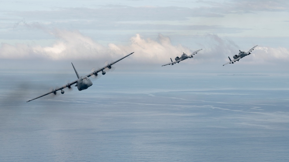 U.S. and Philippine AF take to the skies for formation flight