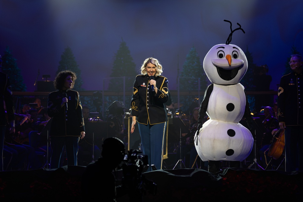 Local schools and Military District of Washington employees attend U.S. Army Band Dress Rehearsal of The American Holiday Festival