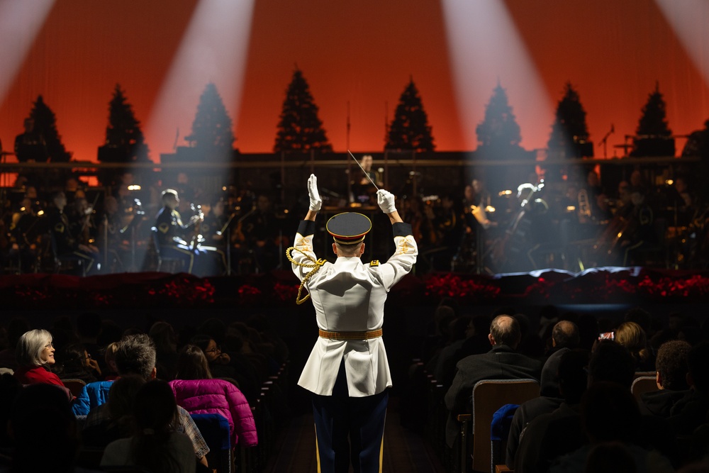 Local schools and Military District of Washington employees attend U.S. Army Band Dress Rehearsal of The American Holiday Festival