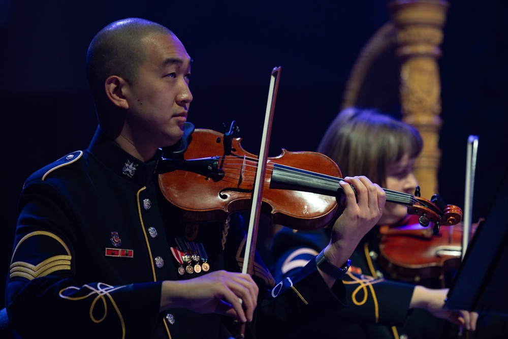 Local schools and Military District of Washington employees attend U.S. Army Band Dress Rehearsal of The American Holiday Festival