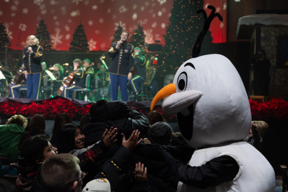 Local schools and Military District of Washington employees attend U.S. Army Band Dress Rehearsal of The American Holiday Festival