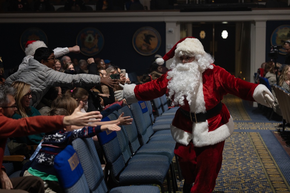 Local schools and Military District of Washington employees attend U.S. Army Band Dress Rehearsal of The American Holiday Festival