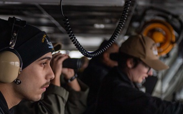 USS Ronald Reagan (CVN 76) arrives at Naval Base Kitsap Bremerton