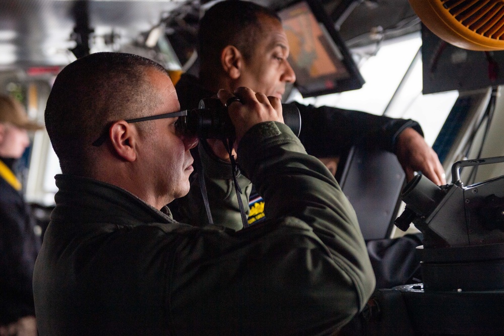 USS Ronald Reagan (CVN 76) arrives at Naval Base Kitsap Bremerton