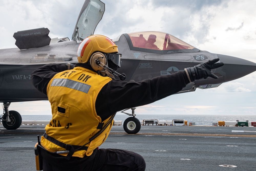 Flight Operations aboard USS America (LHA 6)