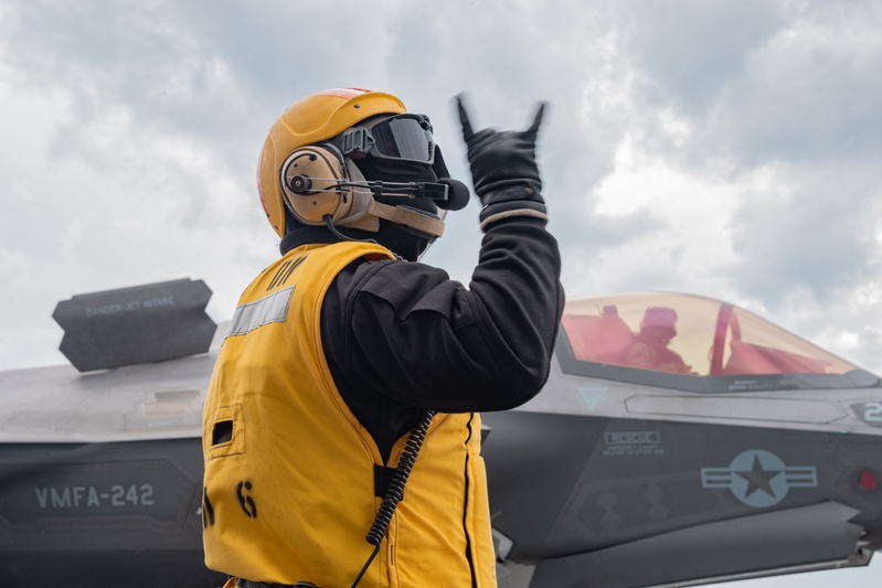 Flight Operations aboard USS America (LHA 6)