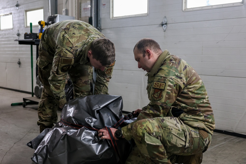 Servicemembers prepare to spread holiday cheer