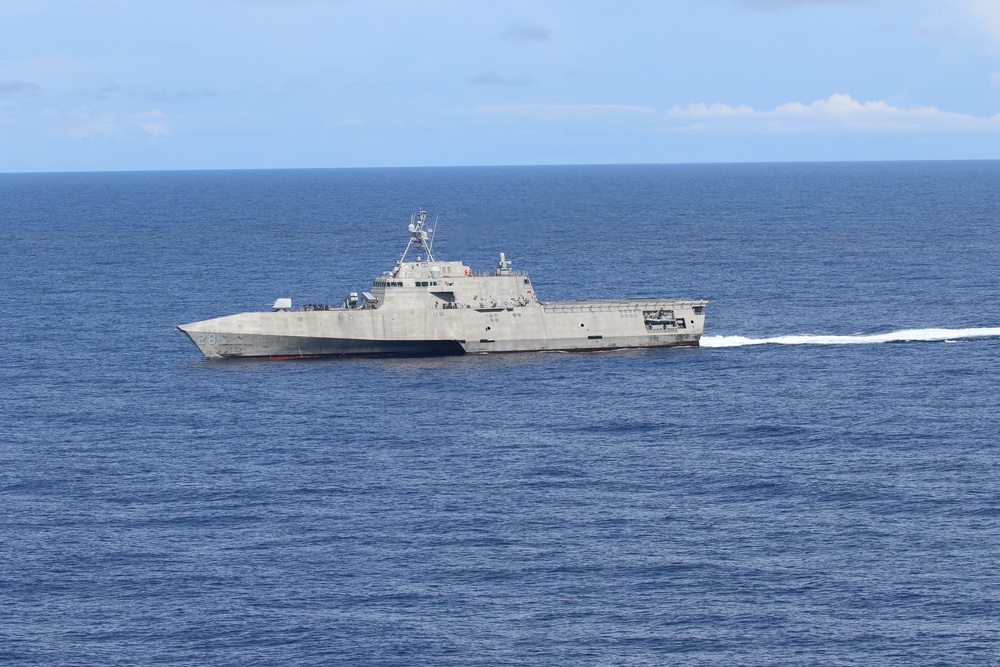 USS Savannah Conducts Flight Operations in the Vicinity of Balabac Strait