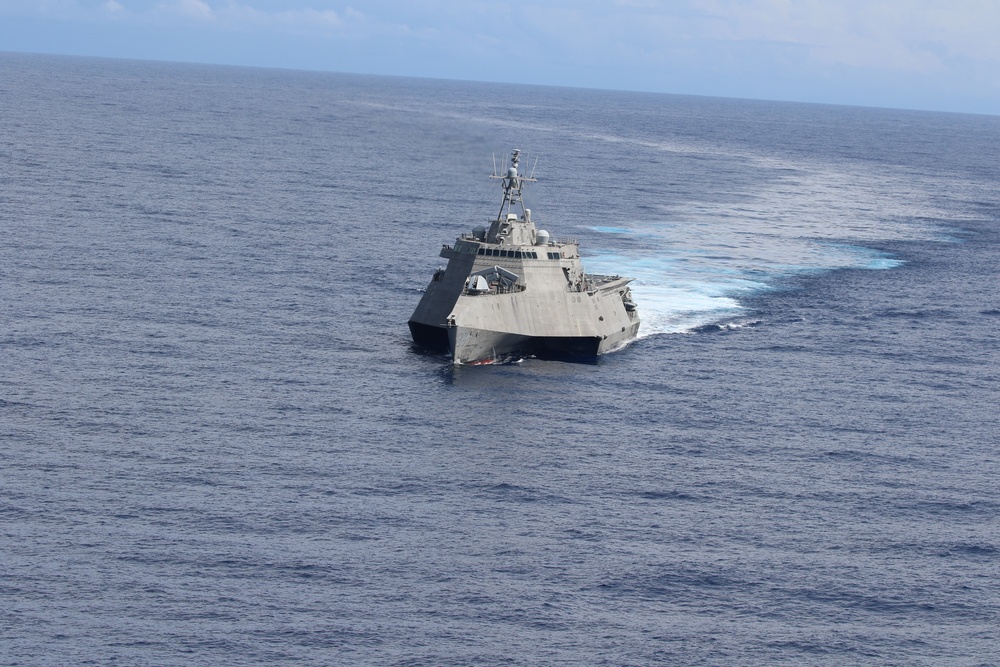 USS Savannah Conducts Flight Operations in the Vicinity of Balabac Strait