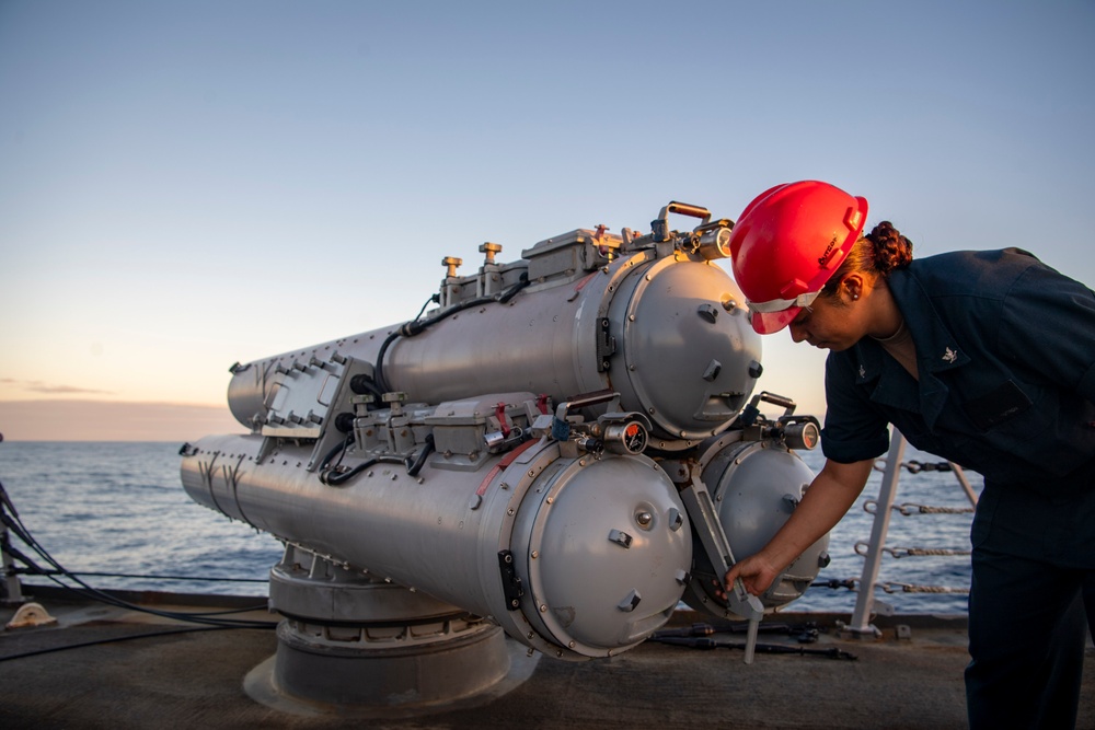 USS Sterett conducts routine operations as part of the Carl Vinson Carrier Strike Group