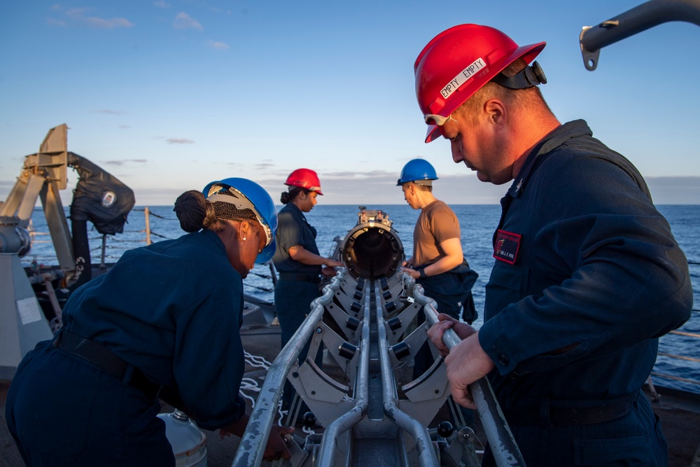 USS Sterett conducts routine operations as part of the Carl Vinson Carrier Strike Group