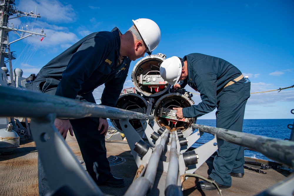 USS Sterett conducts routine operations as part of the Carl Vinson Carrier Strike Group