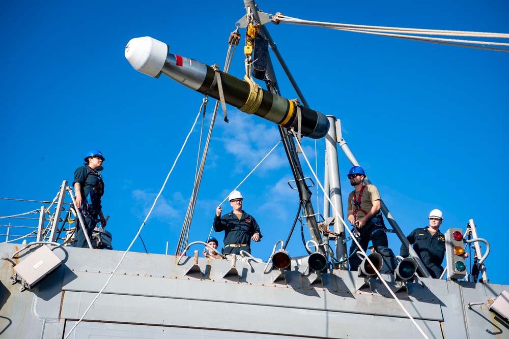 USS Sterett conducts routine operations as part of the Carl Vinson Carrier Strike Group