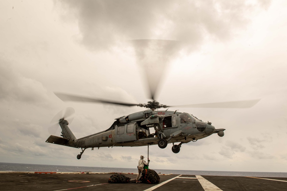 USS Carl Vinson (CVN 70) Conducts Routine Operations in the Philippine Sea