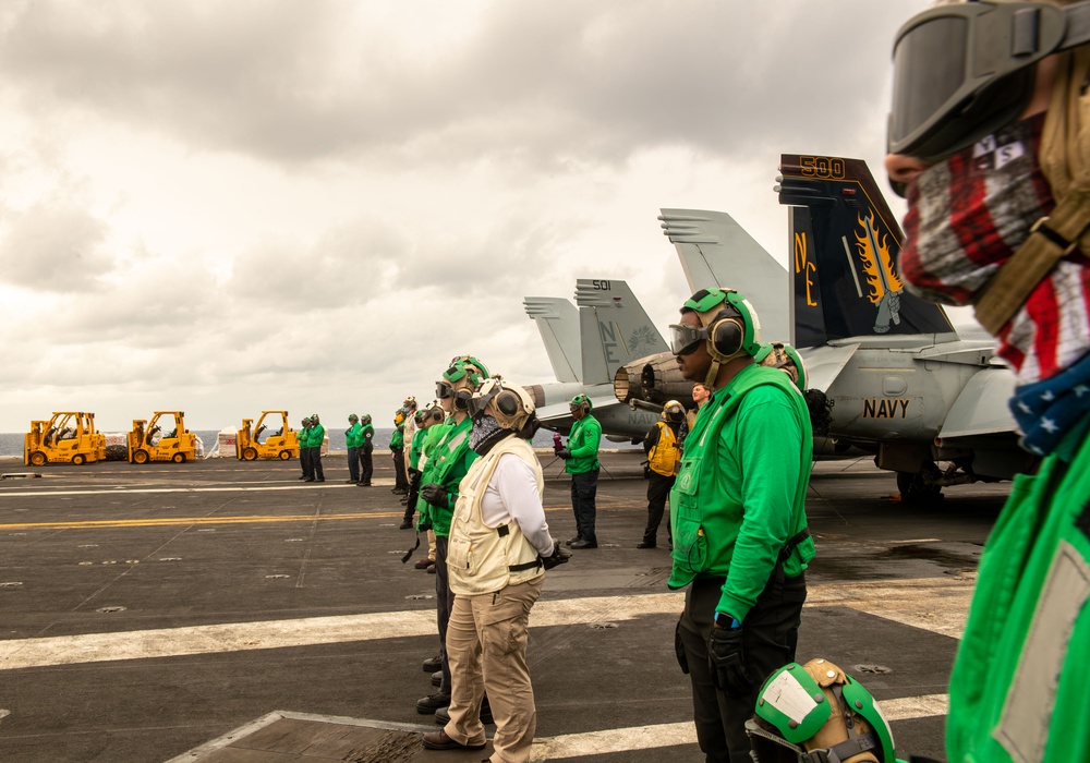 USS Carl Vinson (CVN 70) Conducts Routine Operations in the Philippine Sea