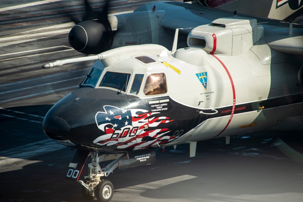 USS Carl Vinson (CVN 70) Conducts Routine Flight Operations in the Philippine Sea