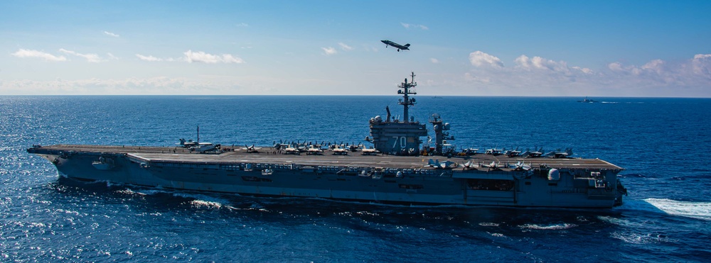 USS Carl Vinson (CVN 70) Conducts Routine Flight Operations in the Philippine Sea