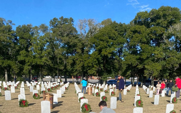 NIOC Pensacola Sailors Participate in National Wreaths Across America Day