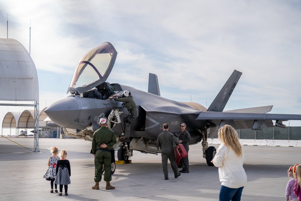 VMFA-314 Returns Home from Combat Deployment