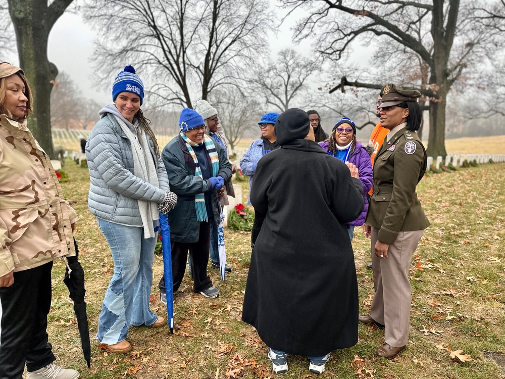 Service Members honor the fallen during Wreaths Across America Ceremony