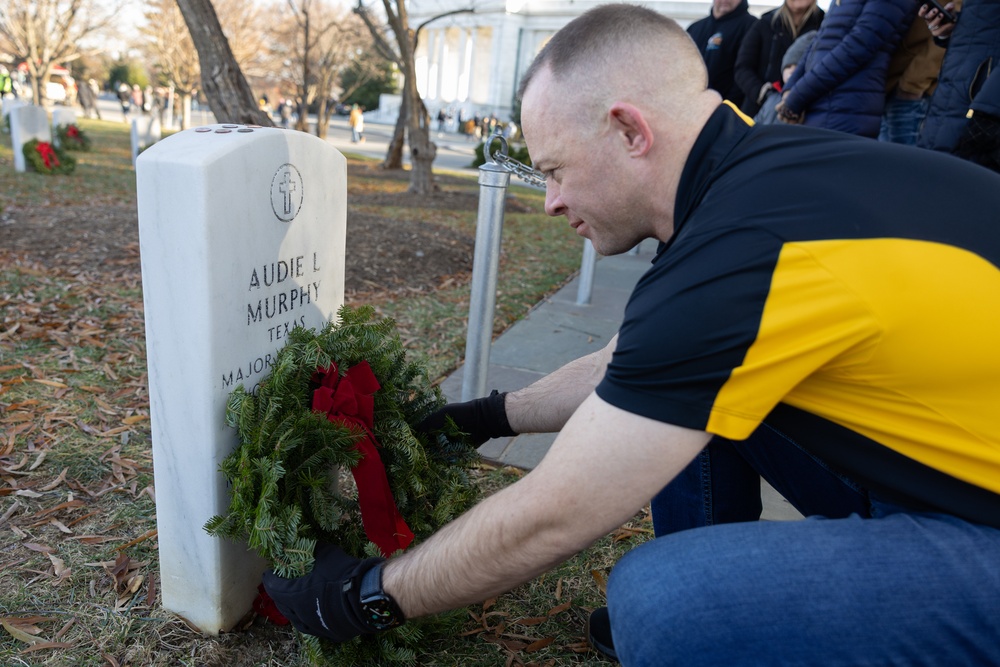 Military District of Washington Sergeant Audie Murphy Club honors namesake during Wreaths Across America event