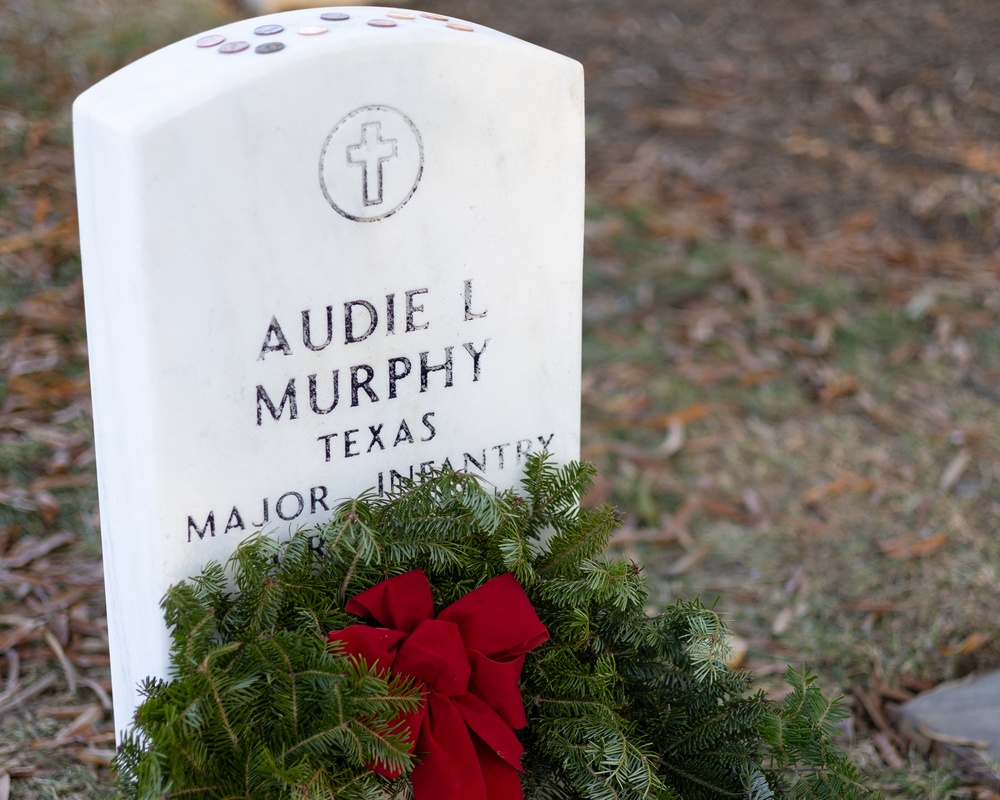 Military District of Washington Sergeant Audie Murphy Club honors namesake during Wreaths Across America event