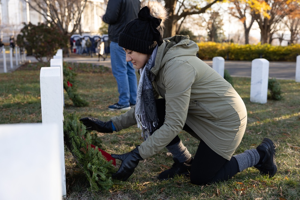 Military District of Washington Sergeant Audie Murphy Club honors namesake during Wreaths Across America event