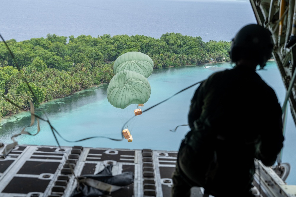 Love from the North: RCAF delivers bundles to Micronesian Islands